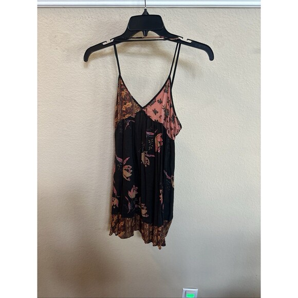 Free People Boho Floral Flowy All Mixed Up Tank Top Criss Cross Back Out  Sz XS - Picture 3 of 7
